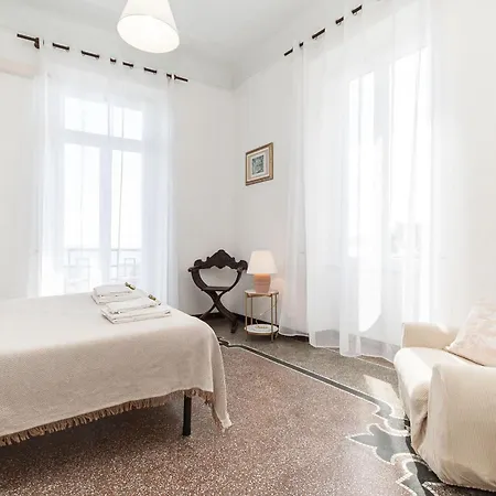 Casa Franca Fronte Mare, Wi-fi, Aria Condizionata Appartamento Savona